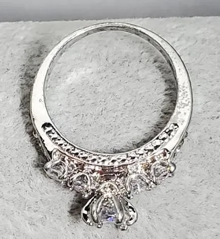 alice R730 Silver Gemstone Rhinestone Ring Rings