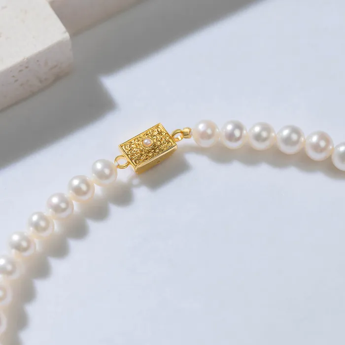 Asian Civilisations Museum Freshwater Pearl Necklace WN00397 New Yorker Collection Pearly Lustre Necklaces