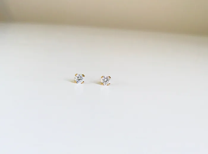 Earrings 3 mm Diamonds Delicate Halstead