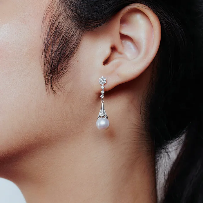 Earrings Pearly Lustre Elegant Freshwater Pearl Earrings WE00538