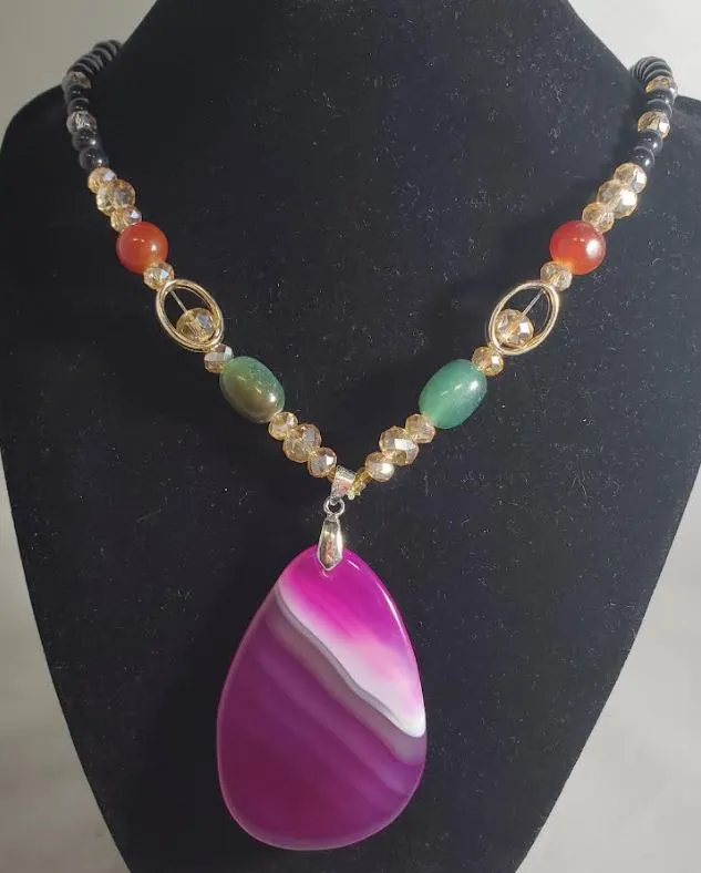 Necklaces N2193 Black Bead Fuchsia Glass Pendant Necklace with Free Earrings polly Necklaces N2193 Black Bead Fuchsia Glass Pendant Necklace with Free Earrings polly