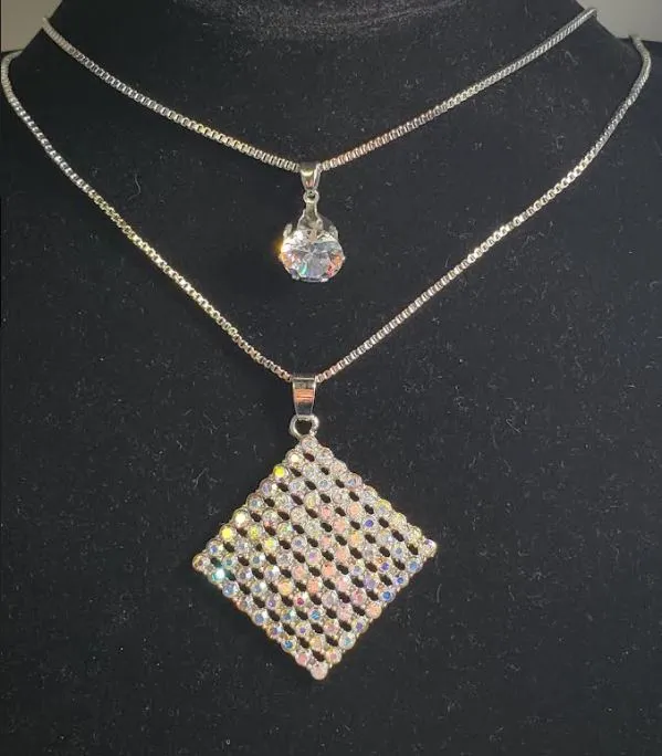 polly Necklaces N1621 Silver Iridescent Rhinestone Diamond Design Necklace with FREE Earrings polly Necklaces N1621 Silver Iridescent Rhinestone Diamond Design Necklace with FREE Earrings