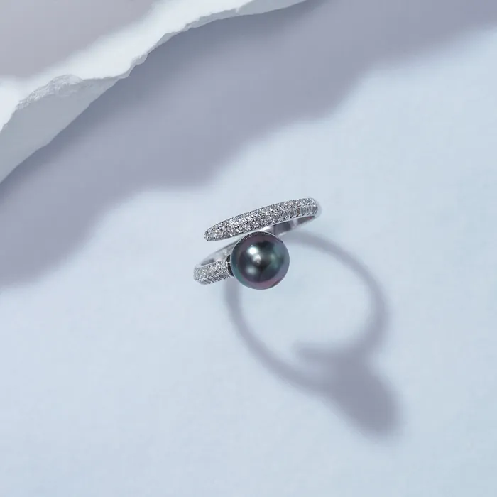 Rings Pearly Lustre Elegant Saltwater Tahitian Pearl Ring WR00125