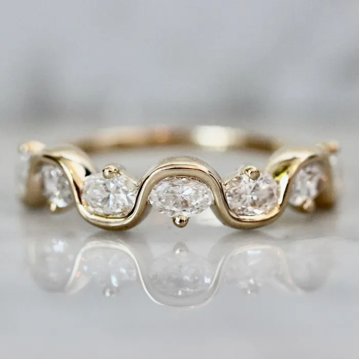 Rings ZahnZ Fine Jewelry Vanilla Soft Serve Oval Cut Diamond Band