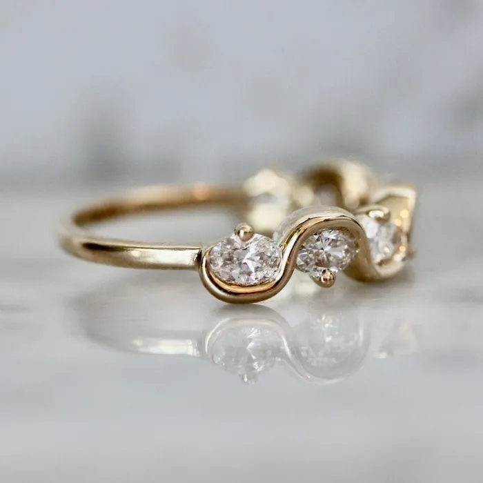 Rings ZahnZ Fine Jewelry Vanilla Soft Serve Oval Cut Diamond Band