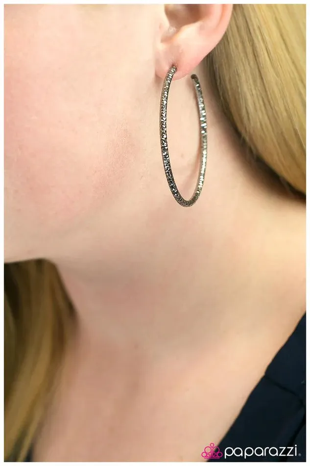 Earrings Paparazzi Jewelry Paparazzi Earring Just Follow The Trail Of Glitter Black