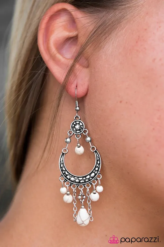 Earrings Paparazzi Jewelry Paparazzi Earring Mighty Mojave White