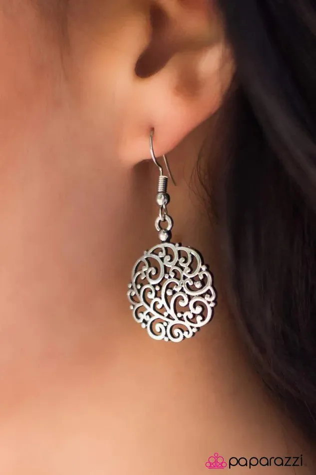 Paparazzi Earring Whats Yours Is VINE Silver Paparazzi Jewelry Earrings