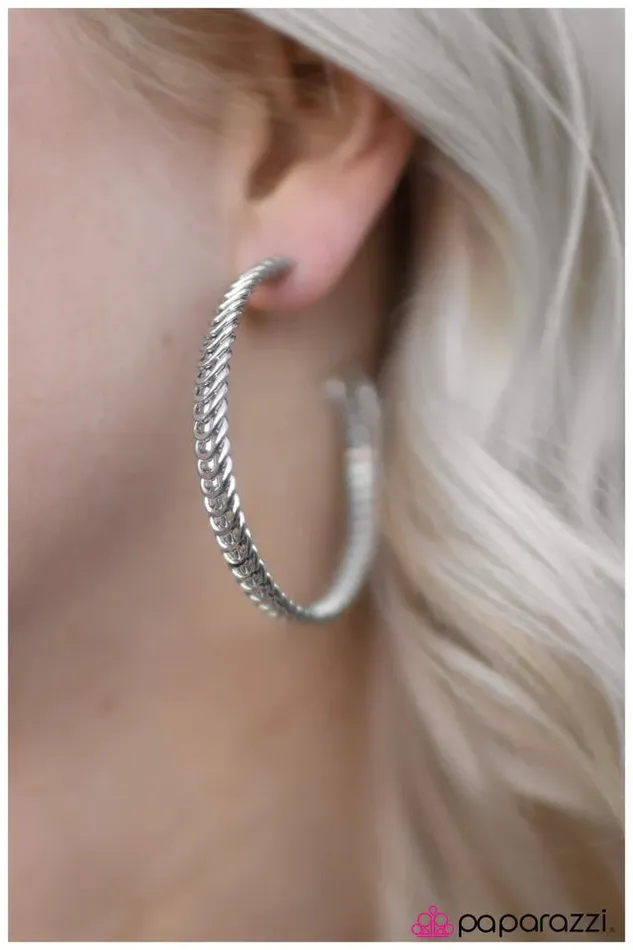 Paparazzi Earring Wind It Up Silver Paparazzi Jewelry Earrings