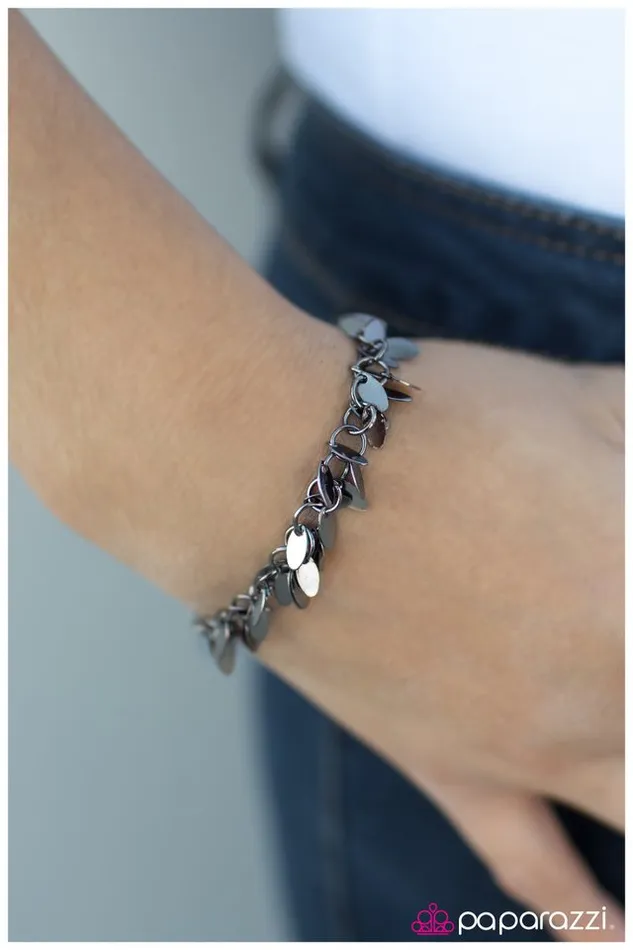 Paparazzi Jewelry Bracelets Paparazzi Bracelet Bite Me Black