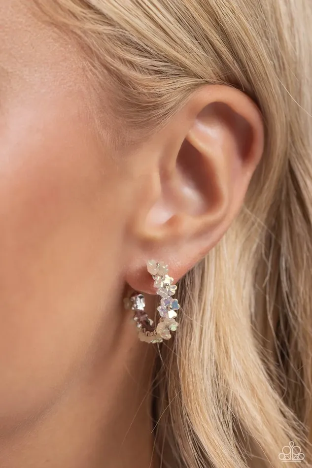 Paparazzi Jewelry Earrings Paparazzi Earring Floral Focus White