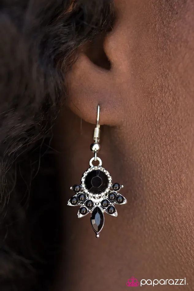 Paparazzi Jewelry Earrings Paparazzi Earring Palm Beach Party Black