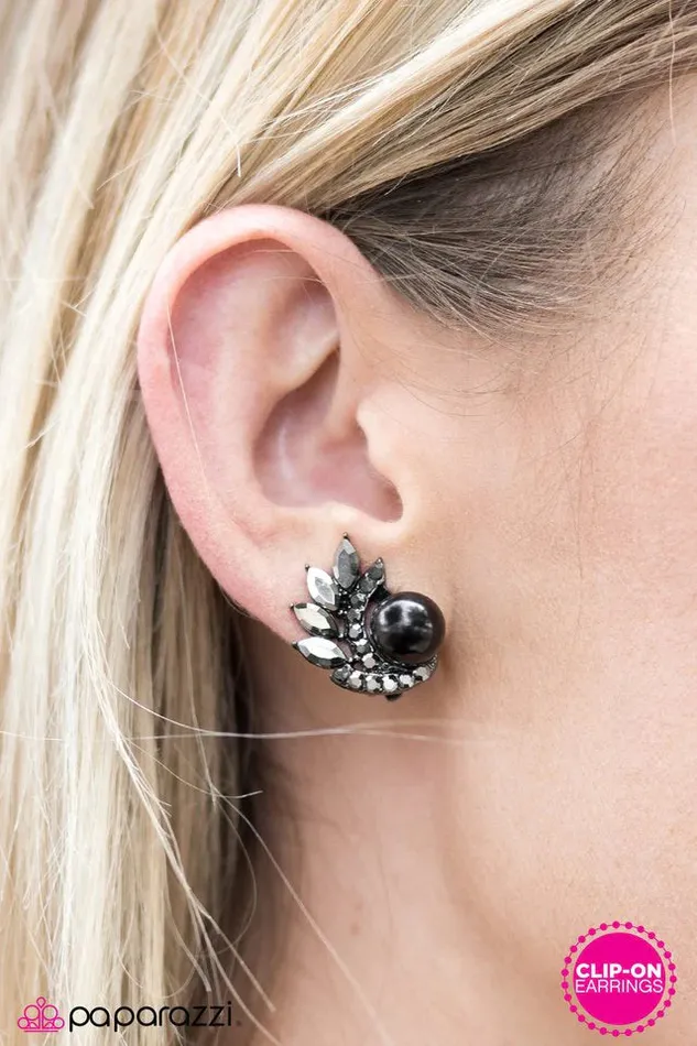 Paparazzi Jewelry Earrings Paparazzi Earring Radical Shine Black
