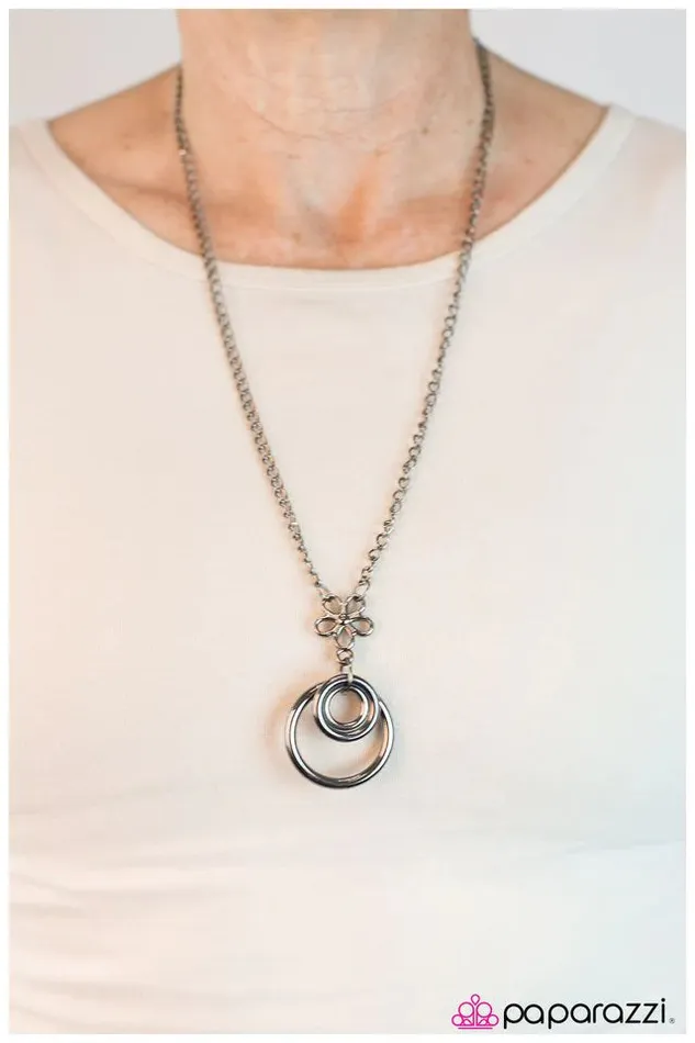 Paparazzi Jewelry Necklaces Paparazzi Necklace On the Inside Black