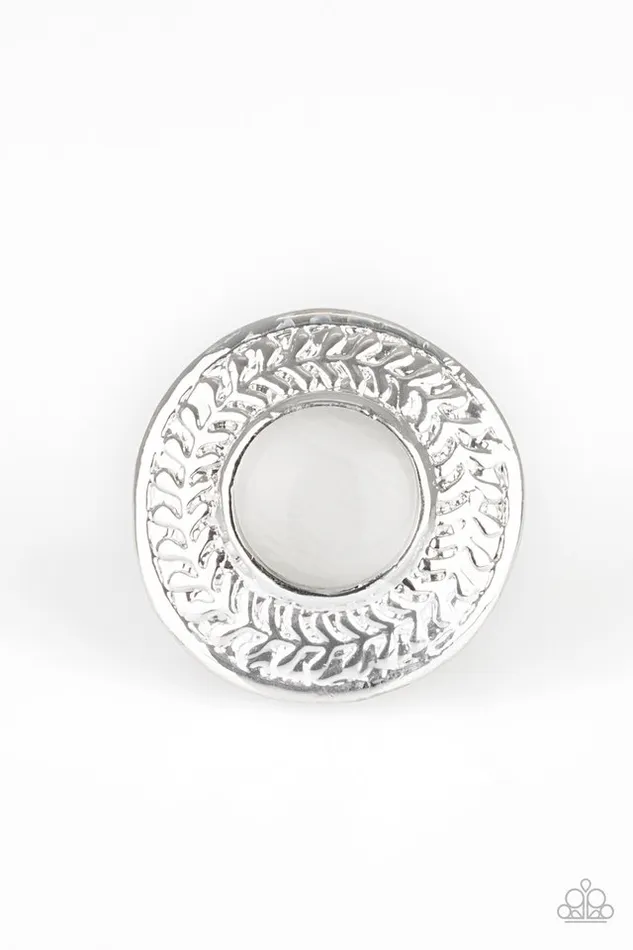 Paparazzi Jewelry Paparazzi Ring Garden Garland White Rings Paparazzi Jewelry Paparazzi Ring Garden Garland White Rings
