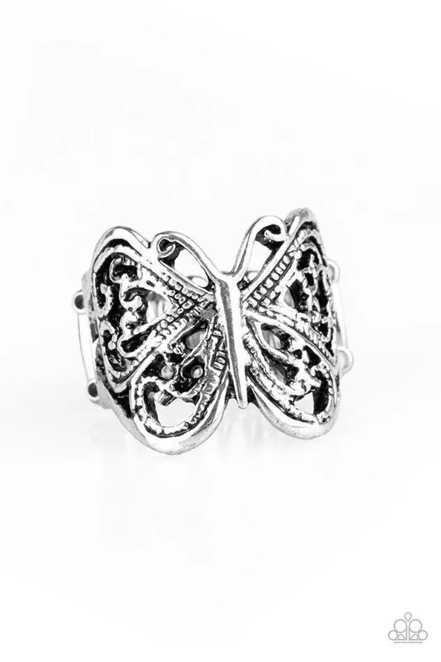 Paparazzi Jewelry Rings Paparazzi Ring All Aflutter Silver