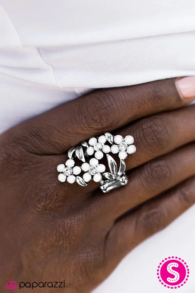 Paparazzi Jewelry Rings Paparazzi Ring Spring Delight White