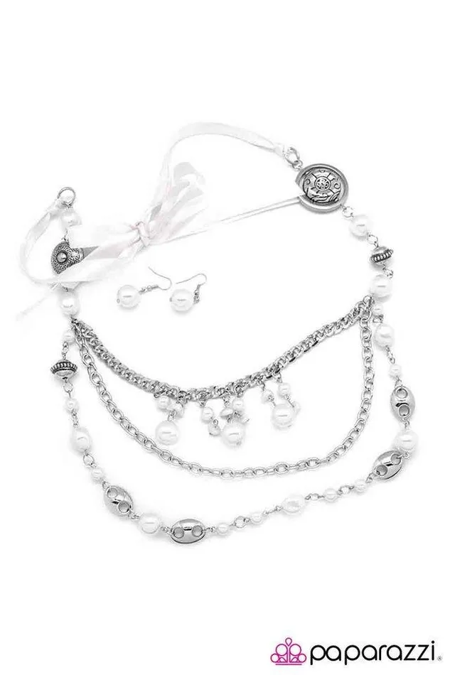 Paparazzi Necklace Blockbuster All the Trimmings Ivory White Paparazzi Jewelry Necklaces Paparazzi Necklace Blockbuster All the Trimmings Ivory White Paparazzi Jewelry Necklaces