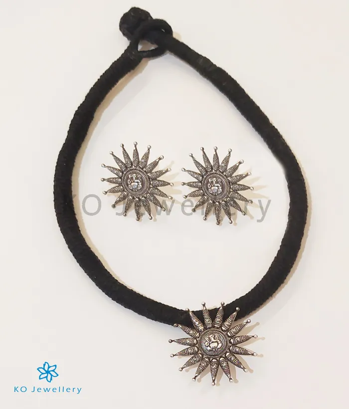 Necklaces Silversmith The Gaurik Silver Necklace Oxidised