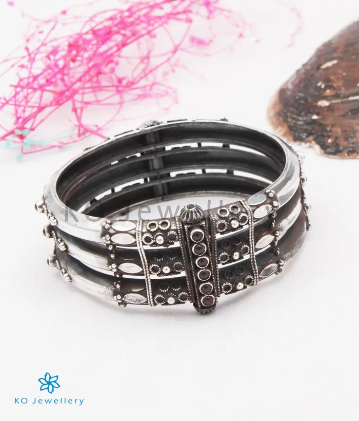 The Kumud Silver Coorgi Bracelet Three layersOxidisedSize 22242628 Silversmith Bracelets
