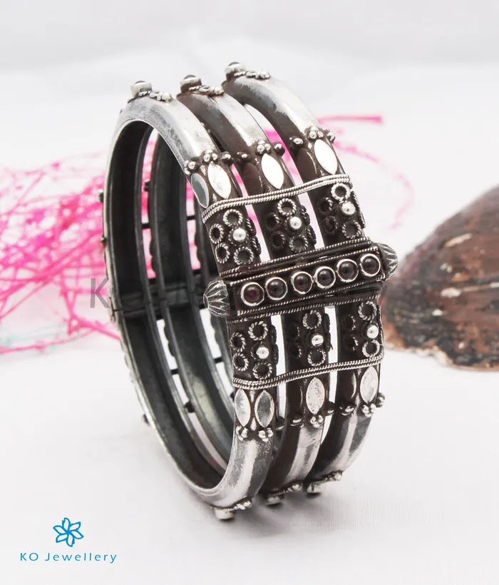 The Kumud Silver Coorgi Bracelet Three layersOxidisedSize 22242628 Silversmith Bracelets