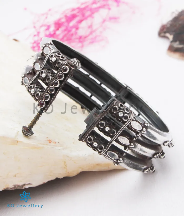 The Kumud Silver Coorgi Bracelet Three layersOxidisedSize 22242628 Silversmith Bracelets