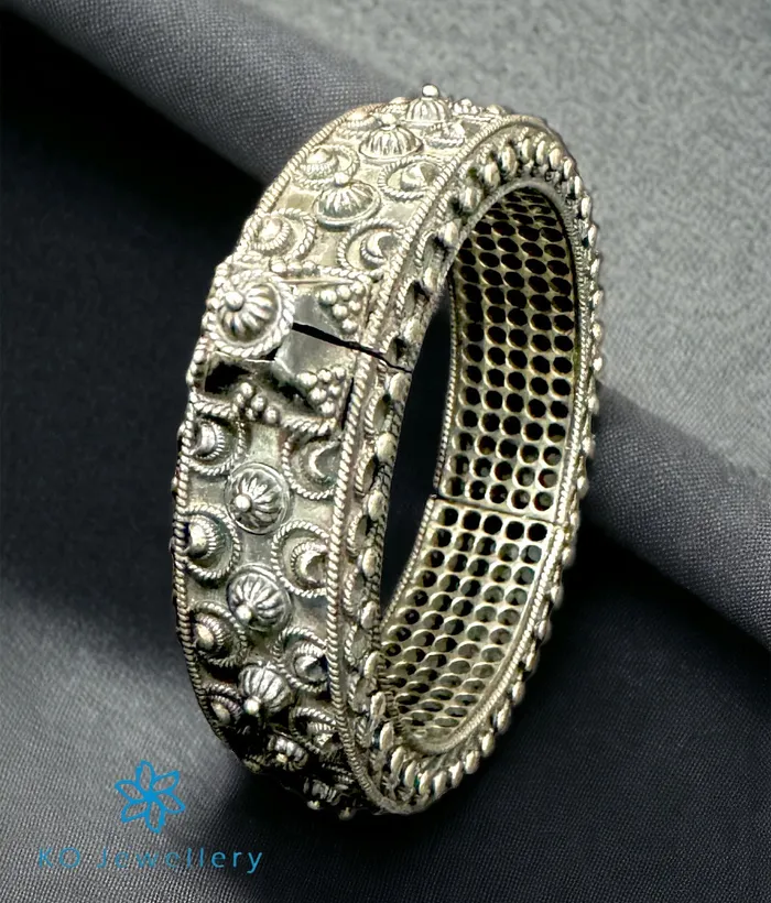 The Yuthika Silver Antique Openable Bracelet Size 25 Jaipur Bracelets