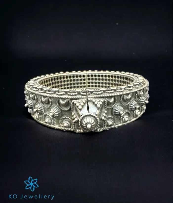 The Yuthika Silver Antique Openable Bracelet Size 25 Jaipur Bracelets