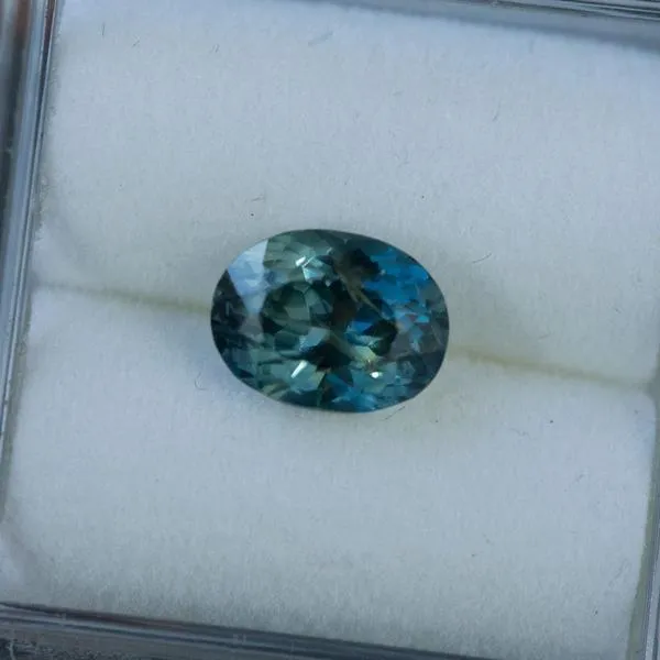 Anueva Jewelry 181ct Blue Oval Ceylon Sapphire Ring in 14k Rose Gold Evergreen Solitaire Rings