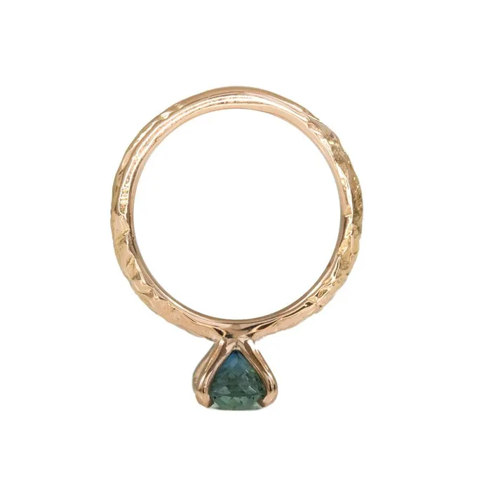 Anueva Jewelry 181ct Blue Oval Ceylon Sapphire Ring in 14k Rose Gold Evergreen Solitaire Rings