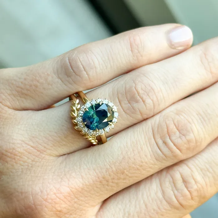 Choice Gems Co Rings 315ct Oval Blue Untreated Nigerian Sapphire AntiqueStyle Diamond Halo Ring in 18k Yellow Gold