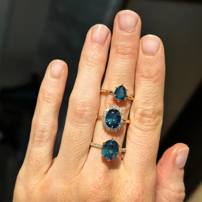 Choice Gems Co Rings 315ct Oval Blue Untreated Nigerian Sapphire AntiqueStyle Diamond Halo Ring in 18k Yellow Gold