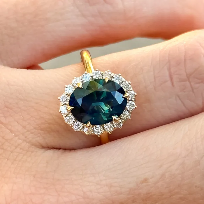 Choice Gems Co Rings 315ct Oval Blue Untreated Nigerian Sapphire AntiqueStyle Diamond Halo Ring in 18k Yellow Gold