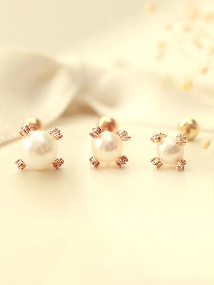 Earrings MinimalBijoux 14K Gold Pearl Cubic Cartilage Earring 20G