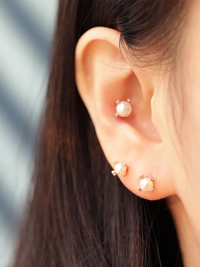 Earrings MinimalBijoux 14K Gold Pearl Cubic Cartilage Earring 20G