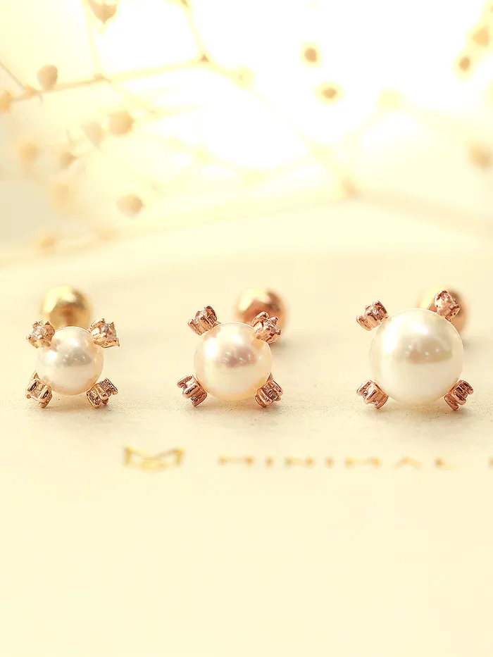 Earrings MinimalBijoux 14K Gold Pearl Cubic Cartilage Earring 20G