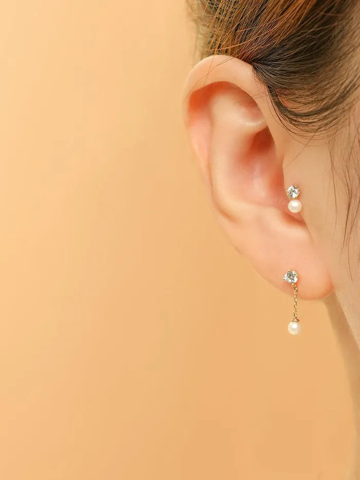 Earrings MinimalBijoux 14K Gold Point Cubic Pearl Internally Threaded Labret Piercing 18G16G