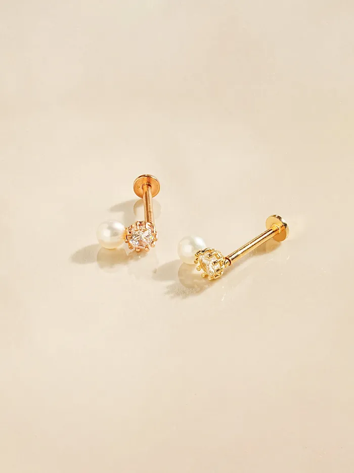 Earrings MinimalBijoux 14K Gold Point Cubic Pearl Internally Threaded Labret Piercing 18G16G