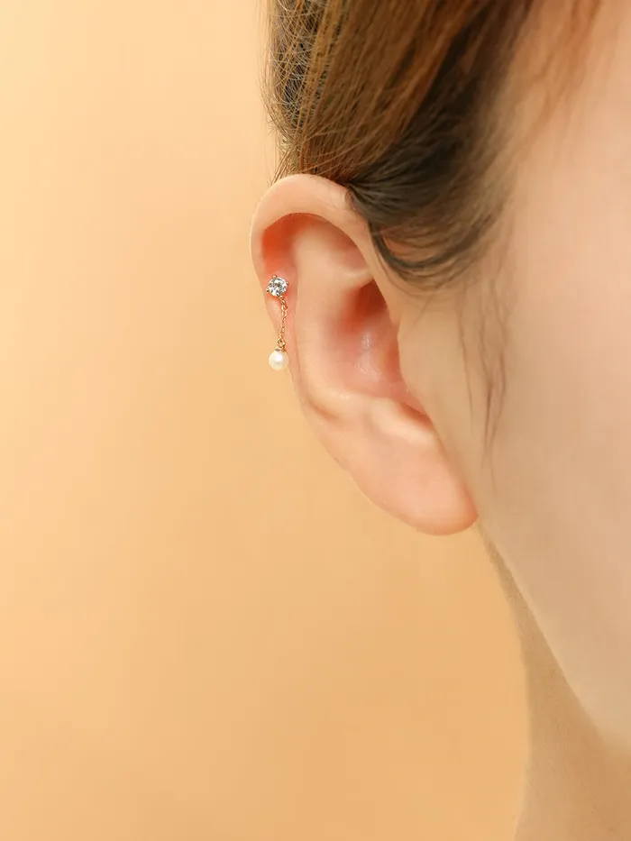 Earrings MinimalBijoux 14K Gold Point Cubic Pearl Internally Threaded Labret Piercing 18G16G