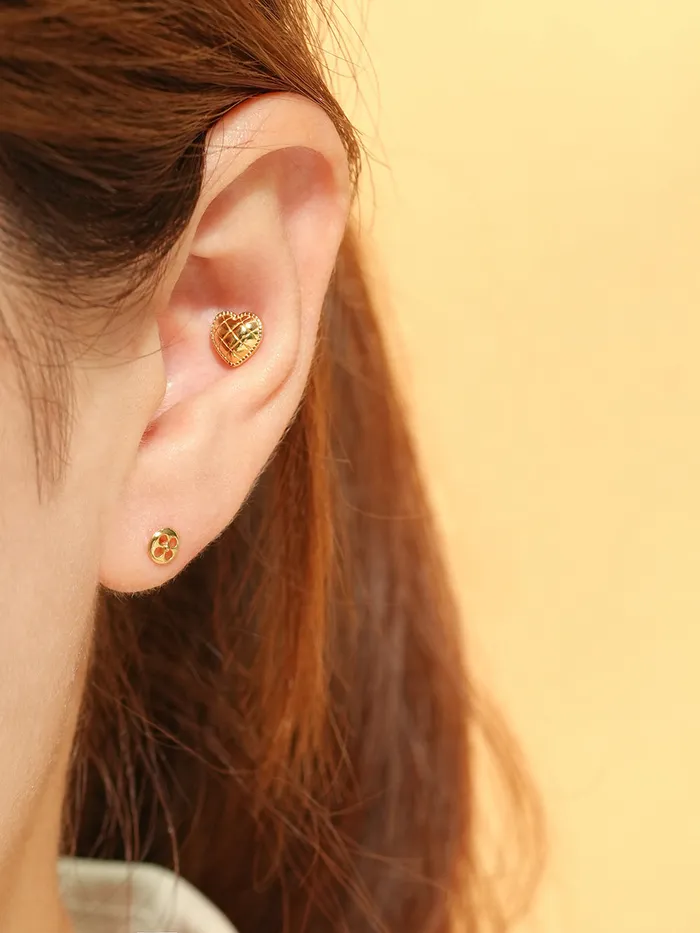 Earrings MinimalBijoux 14K Gold Sphere Flower Cartilage Earring 20G