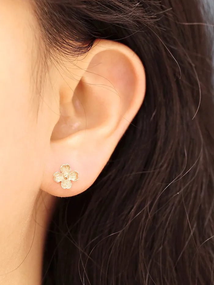 MinimalBijoux Earrings 14K Gold 4 Petal Flower Cartilage Earring 20G18G16G