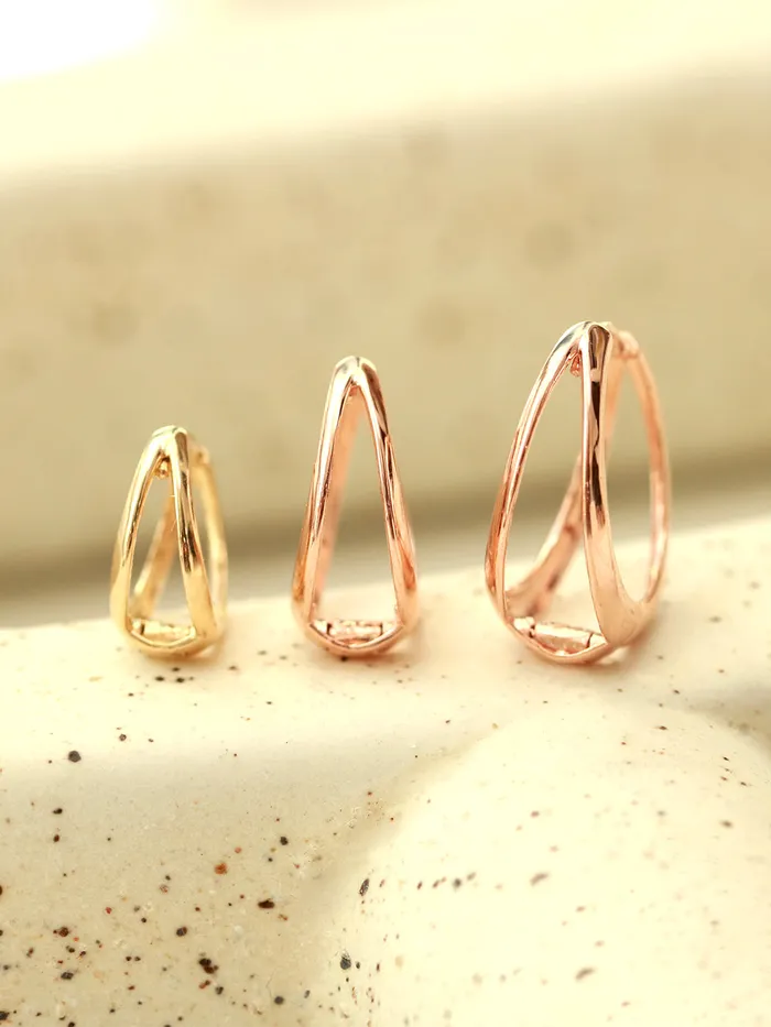 MinimalBijoux Earrings 14K Gold Bold 2 Line Hoop Earring