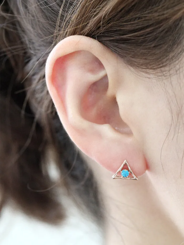 MinimalBijoux Earrings 14K Gold Circle Triangle Cartilage Earring 18g16g