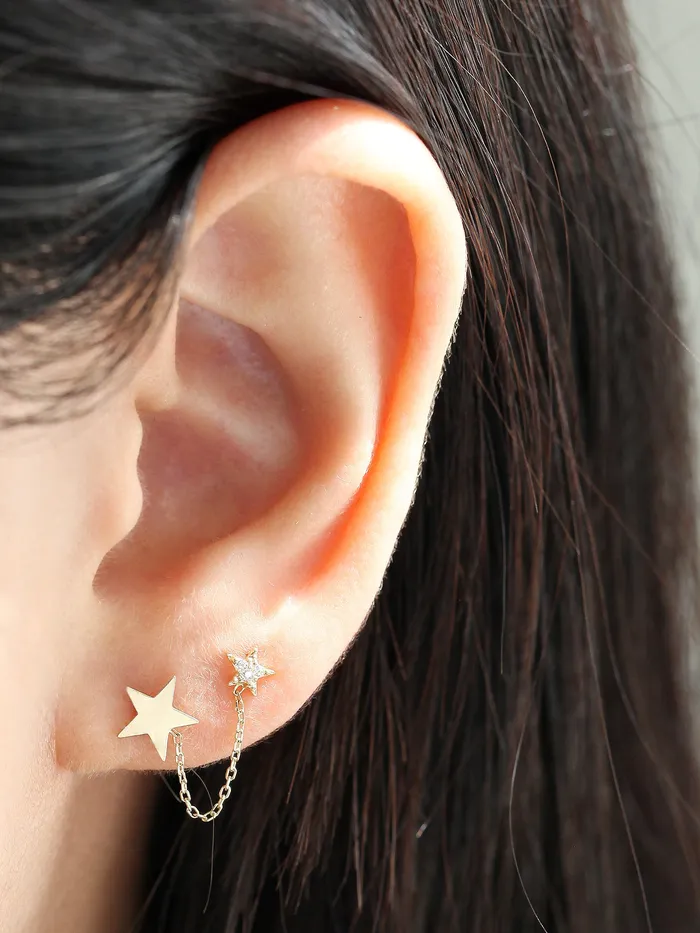 MinimalBijoux Earrings 14K gold Double Star layered cartilage earring 20g