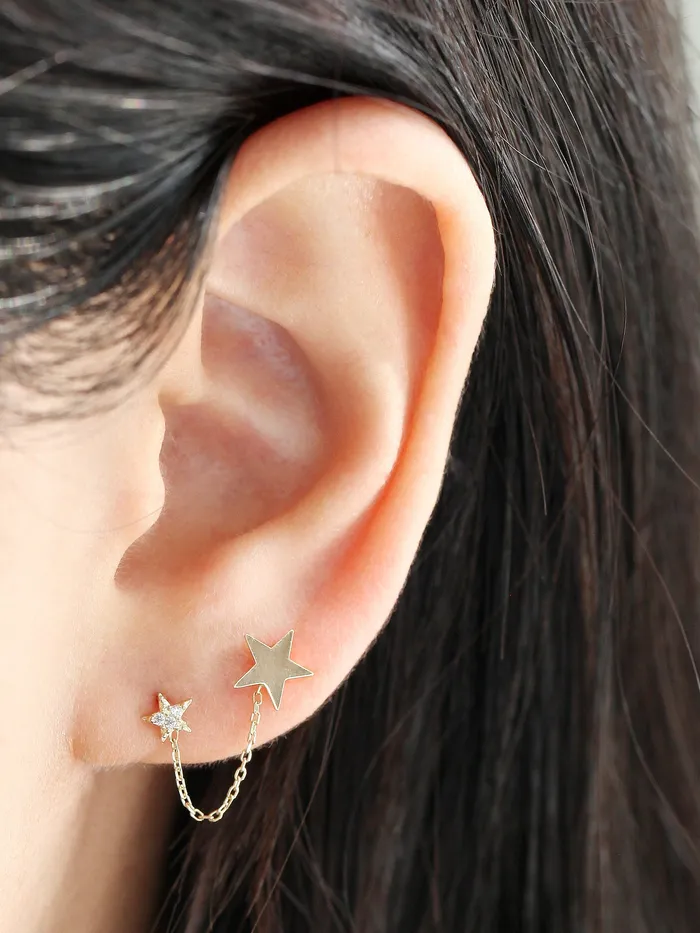 MinimalBijoux Earrings 14K gold Double Star layered cartilage earring 20g