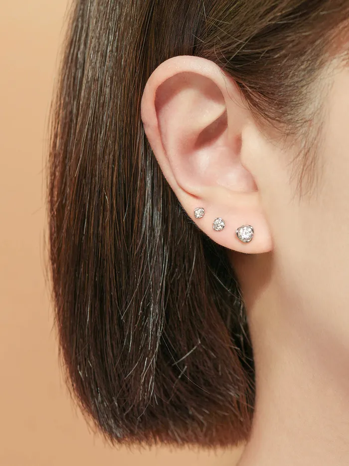 MinimalBijoux Earrings 14K Gold Moissanite Triangle Pascal Cartilage Earring 20G18G16G
