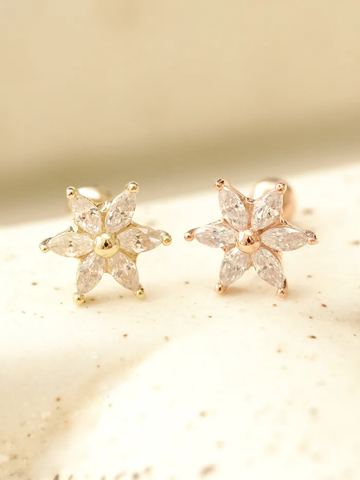 MinimalBijoux Earrings 14K Gold Snow Flower Cubic Cartilage Earring 20G
