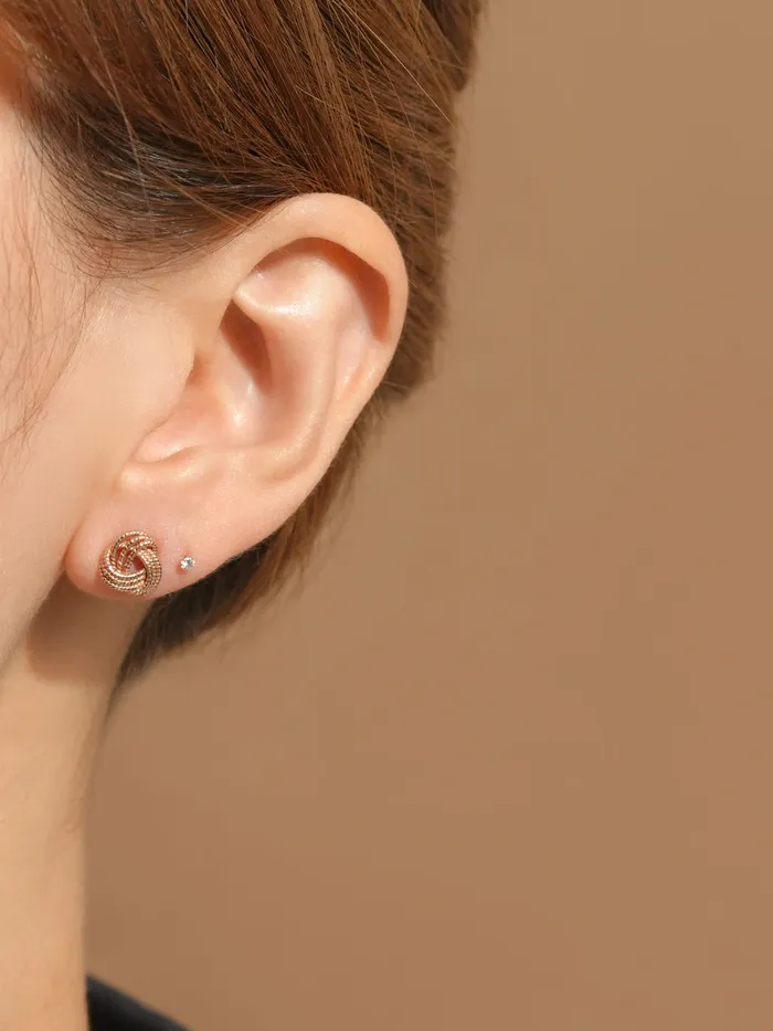 MinimalBijoux Earrings 14K Gold Soft Twist Cartilage Earring 18G