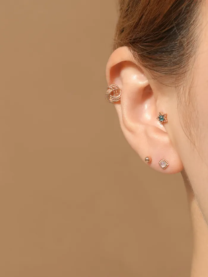 MinimalBijoux Earrings 14K Gold Soft Twist Cartilage Earring 18G