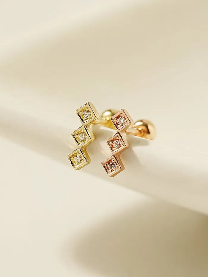 MinimalBijoux Earrings 14K Gold Triple Lights Cartilage Earring 20G